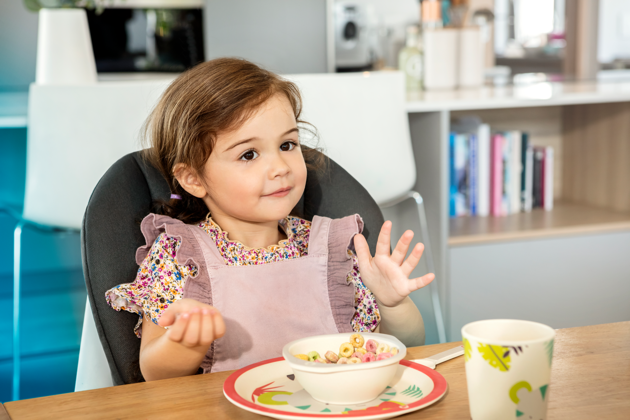 MC2713_2019_Maxicosi_high chair_Minla_Lifestyle_Spring_Girlplayingwithlunch_Landscape_RGB MC2713_2019_Maxicosi_high chair_Minla_Lifestyle_Spring_Girlplayingwithlunch_Landscape_RGB